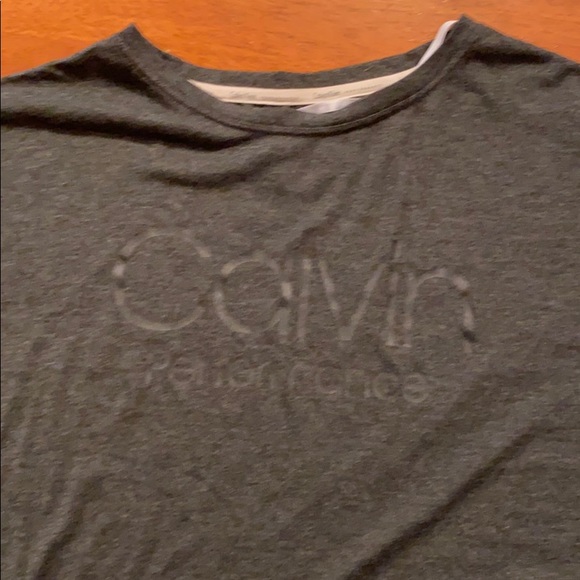 Small Calvin Klein 1/2 sleeve top - Picture 3 of 4